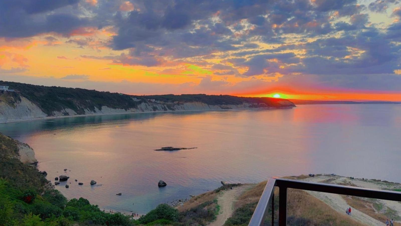 Marina Fener Hotel Istanbul Airport Karaburun  エクステリア 写真